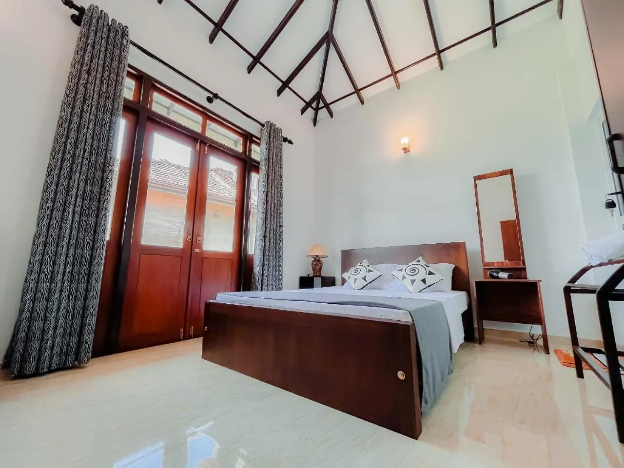 R & R Home Stay Negombo 0*,